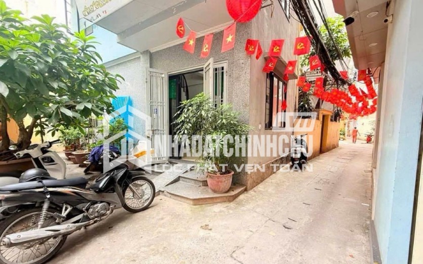 Lạc Long Quân - Tây Hồ, 30/33m2 x 5 tầng, mặt tiền 3.3m, nở hậu 7.6m, giá 12.2 tỷ
