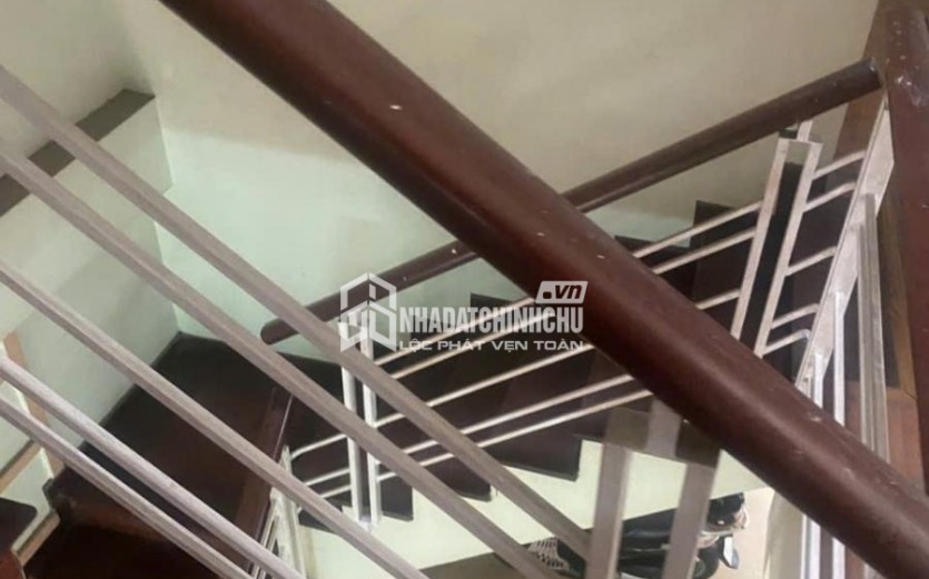 Trần Quốc Hoàn 44/80m2 Giá: 29.5 Tỷ