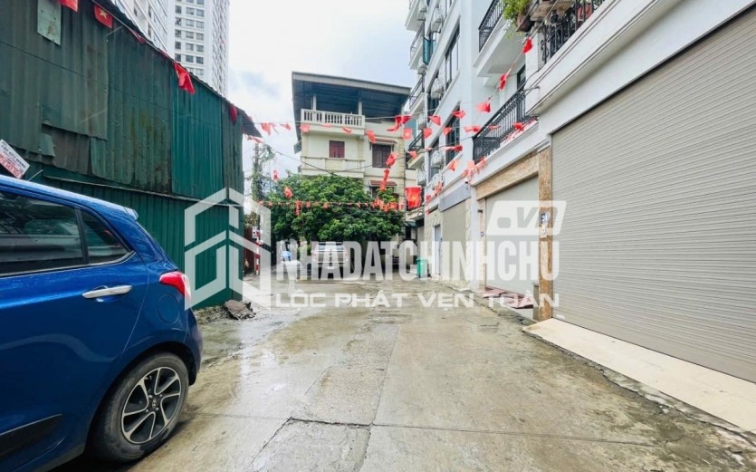 Diện tích 39/48m2, mặt tiền 3.7m, xây 5 tầng + tum cực chắc chắn, thiết kế hiện đại, công năng đầy đủ.