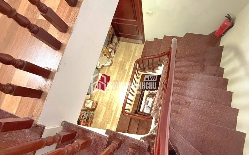Diện tích 39/48m2, mặt tiền 3.7m, xây 5 tầng + tum cực chắc chắn, thiết kế hiện đại, công năng đầy đủ.