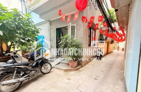 Lạc Long Quân - Tây Hồ, 30/33m2 x 5 tầng, mặt tiền 3.3m, nở hậu 7.6m, giá 12.2 tỷ