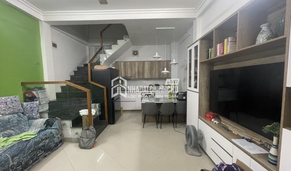 Trung tâm Hồ Tùng Mậu – Nhà 4 tầng kiên cố, vàTrung tâm Hồ Tùng Mậu, bán nhà 4 tầng, diện tích 40m² x7 tỷ.850tr