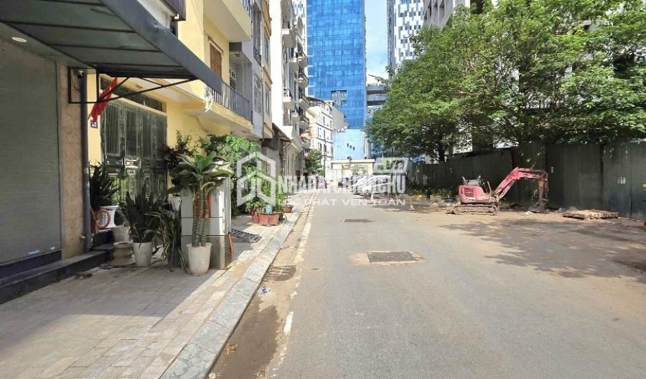 Bán nhà Lạc Long Quân – 34/50m², mặt tiền 5m, giá 19 tỷ
