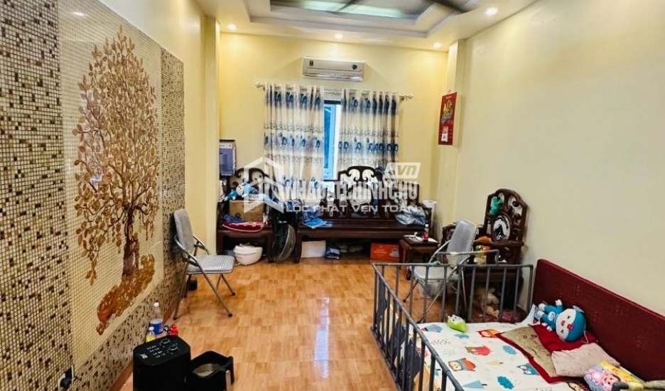 Lạc Long Quân 45/60m2 - 4 tầng - Giá 18 Tỷ