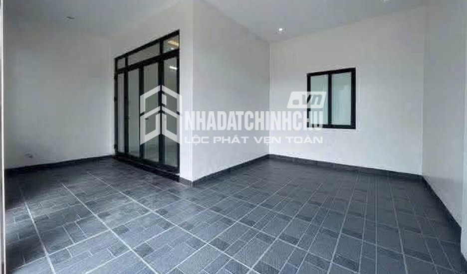 BÁN NHÀ CẤP 4  MỚI TINH  ĐÓN TẾT, MẶT ĐƯỜNG TO TRƯỜNG CHINH, KINH DOANH ĐƯỢC