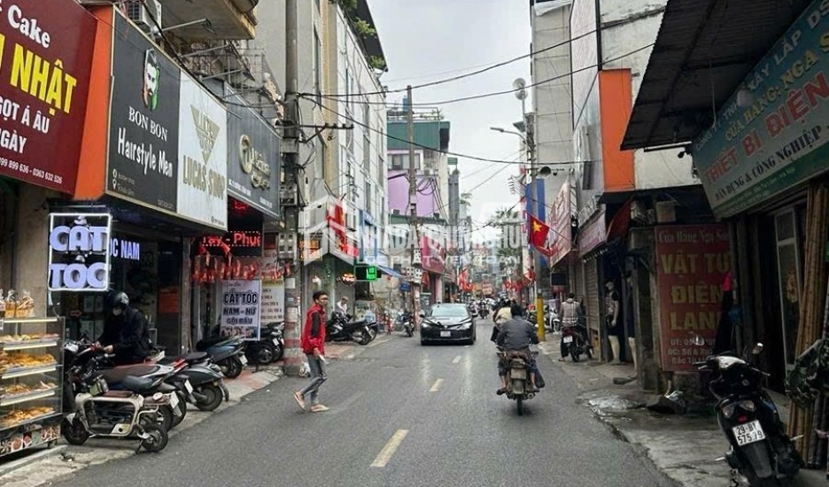 NHÀ XUÂN ĐỈNH GẦN TÂY HỒ Ô TÔ ĐỖ CỔNG NHÀ DÂN XÂY 5 TẦNG Ở NGAY GIÁ 8.4 TỶ