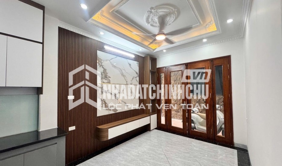 Nhà mới Xuân Đỉnh 30m2 5 tầng thang máy lô góc giá 9.85 tỷ