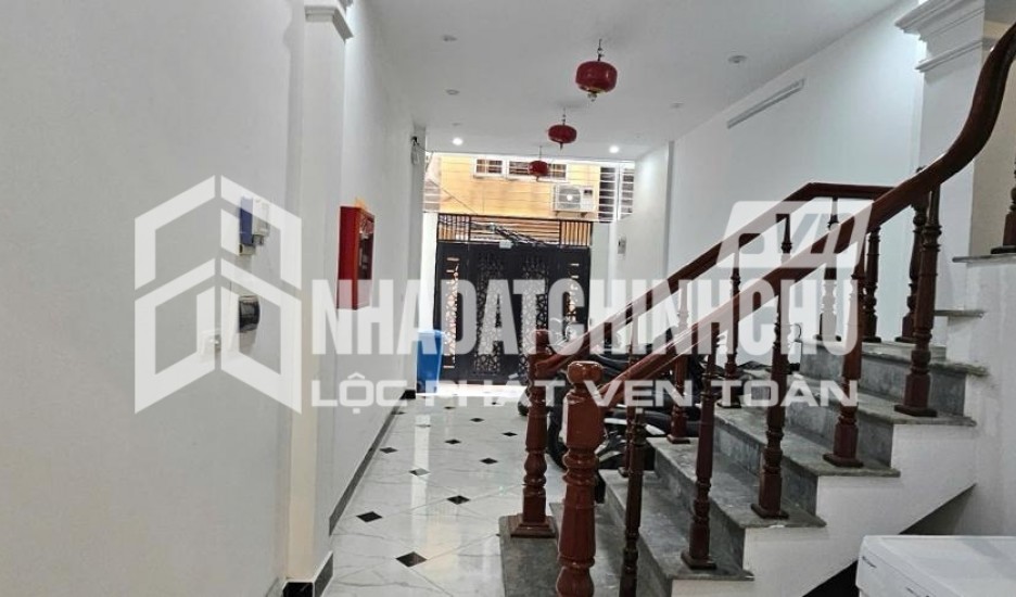 Mặt tiền hẻm 10m Phan Huy Ích, Phường 14. Nhà 3 tầng, 53m2, cho thuê Văn Phòng.