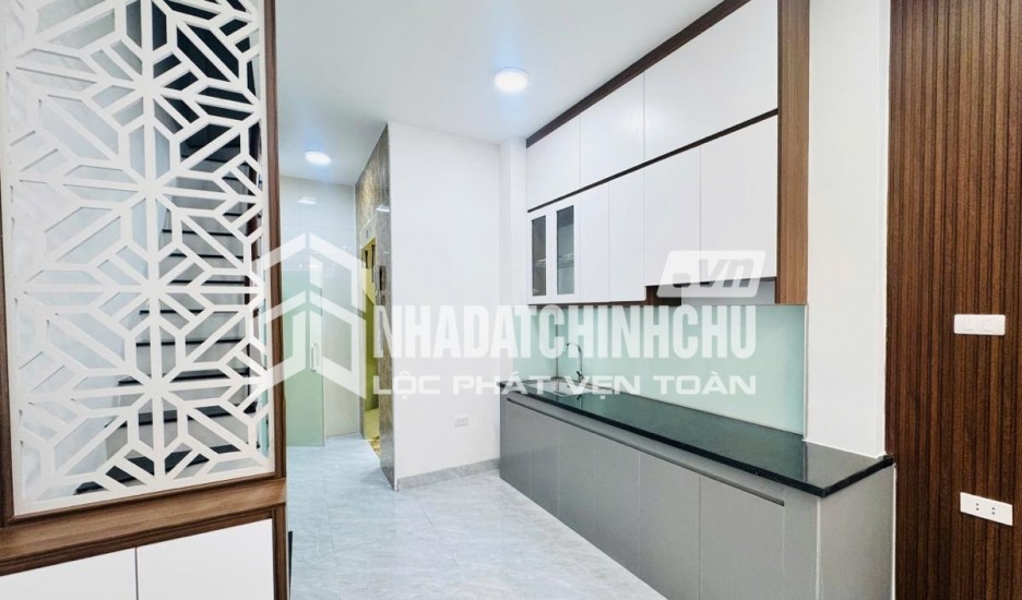 Nhà mới Xuân Đỉnh 30m2 5 tầng thang máy lô góc giá 9.85 tỷ