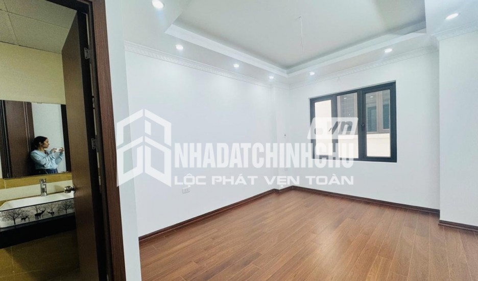 Nhà mới Xuân Đỉnh 30m2 5 tầng thang máy lô góc giá 9.85 tỷ