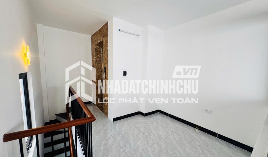 Nhà mới Xuân Đỉnh 30m2 5 tầng thang máy lô góc giá 9.85 tỷ
