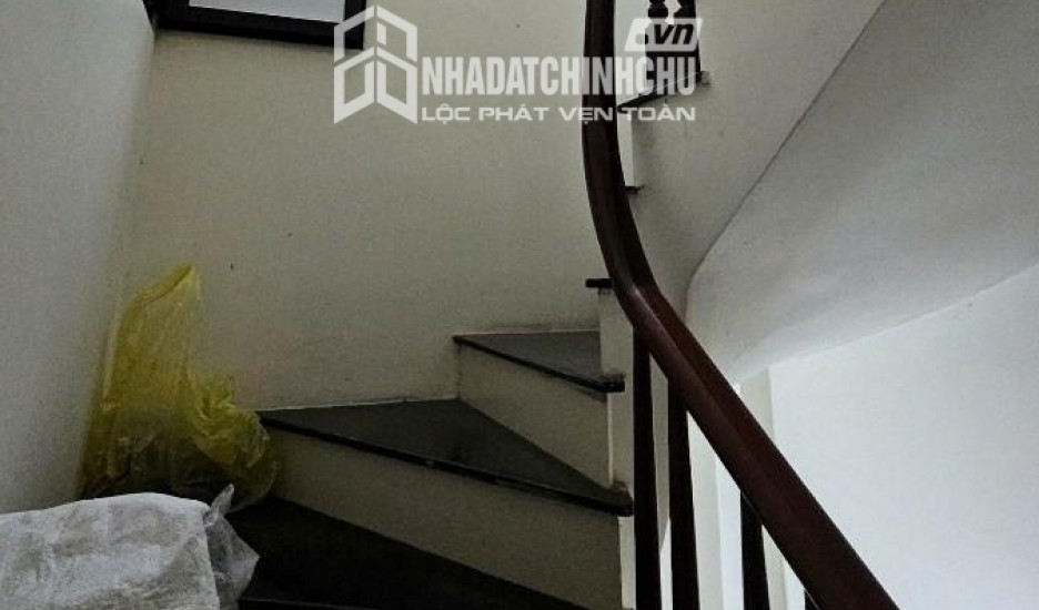 Mặt tiền hẻm 10m Phan Huy Ích, Phường 14. Nhà 3 tầng, 53m2, cho thuê Văn Phòng.