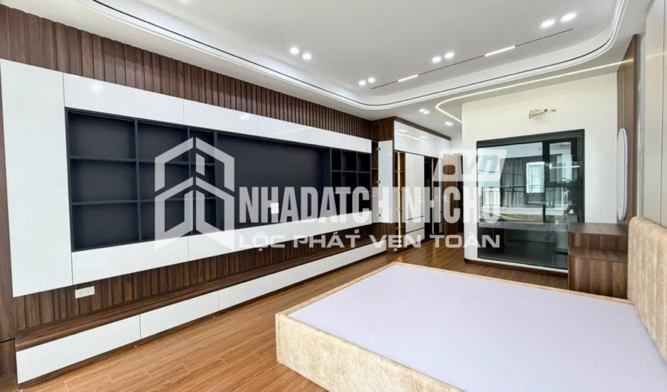 Bán nhà Võ Chí Công - Tây Hồ - DT 110 MT 5m - Ô tô - Kinh Doanh - Đường to như phố