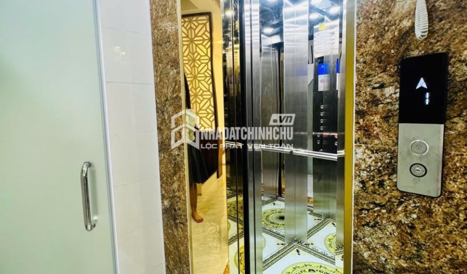 Nhà mới Xuân Đỉnh 30m2 5 tầng thang máy lô góc giá 9.85 tỷ