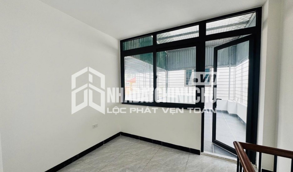 Nhà mới Xuân Đỉnh 30m2 5 tầng thang máy lô góc giá 9.85 tỷ