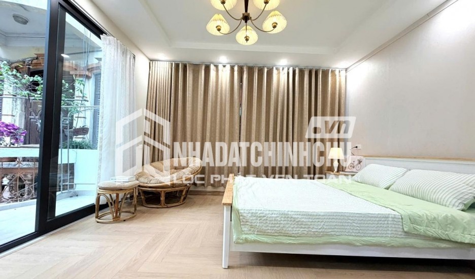 lò đúc - trung tâm hai bà trưng - gần 9đ sở hữu ngay 30 m2 x 4 tầng - mặt tiền siêu hiếm 5,6 m