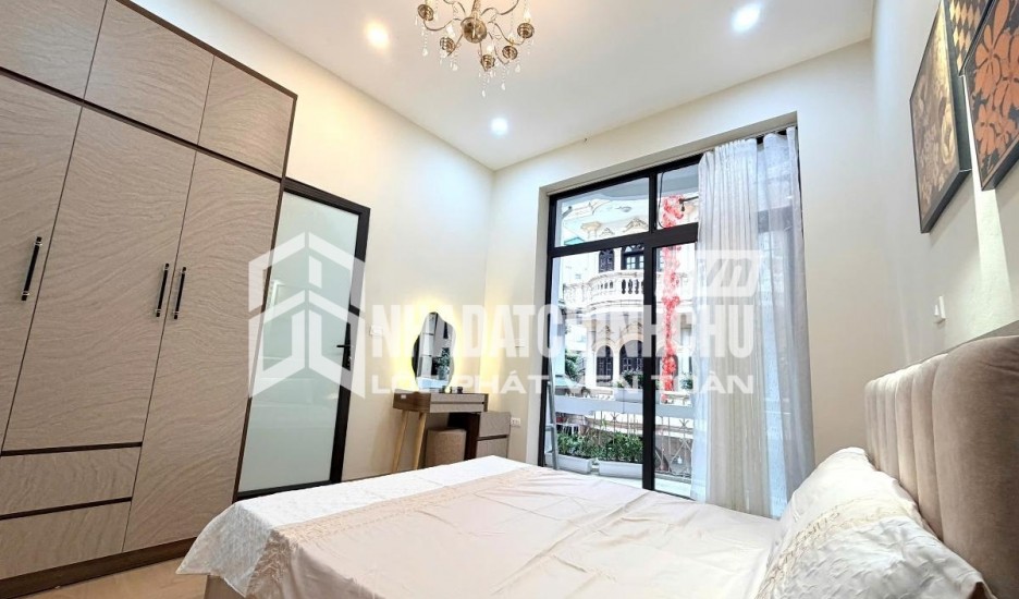 lò đúc - trung tâm hai bà trưng - gần 9đ sở hữu ngay 30 m2 x 4 tầng - mặt tiền siêu hiếm 5,6 m