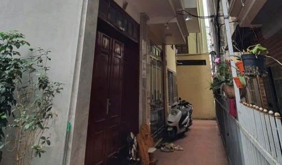 BÁN ĐẤT XUÂN LA 30M2 -MT 3.65M-NGÕ NÔNG- SỔ VUÔNG VẮN-GẦN NGOẠI GIAO ĐOÀN -NHỈNH 6 TỶ