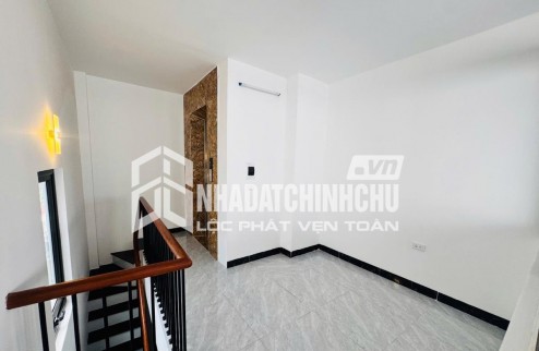 Nhà mới Xuân Đỉnh 30m2 5 tầng thang máy lô góc giá 9.85 tỷ