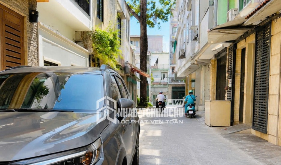 Bán lỗ 19,5 tỉ tòa nhà 7 tầng Vip đường Lê Thánh Tông trung tâm phố cổ Hạ Long