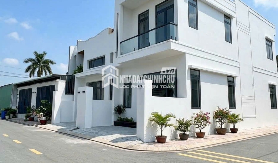 NHÀ LẦU GÓC 2 MẶT TIỀN NGAY CÔNG AN PHƯỜNG TÂN TRIỀU