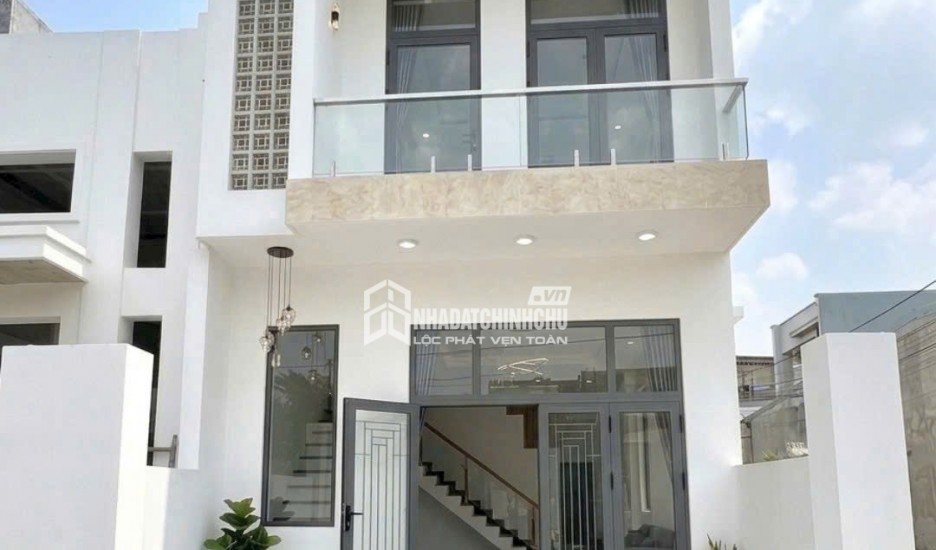 NHÀ LẦU GÓC 2 MẶT TIỀN NGAY CÔNG AN PHƯỜNG TÂN TRIỀU