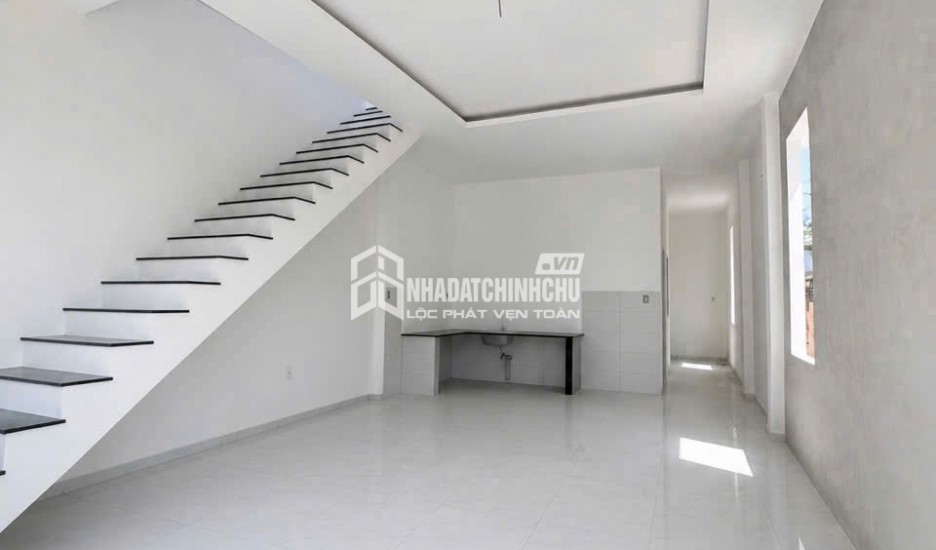 NHÀ LẦU GÓC 2 MẶT TIỀN NGAY CÔNG AN PHƯỜNG TÂN TRIỀU
