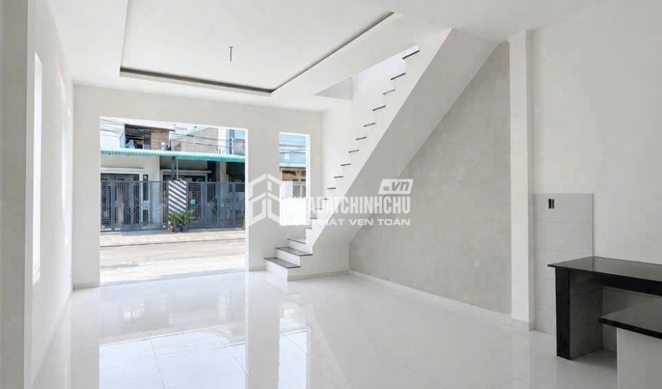 NHÀ LẦU GÓC 2 MẶT TIỀN NGAY CÔNG AN PHƯỜNG TÂN TRIỀU