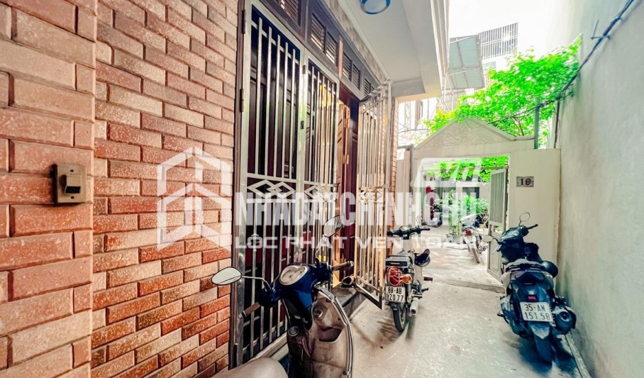BÁN GẤP NHÀ Thịnh Liệt Q. Hoàng Mai. DT 44m 4 Tầng. Ô tô, nở hậu. Chỉ 4.650 Tỷ.