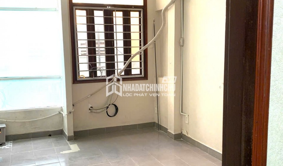 Bán nhà mặt phố tại Đường Trần Quang Diệu, 6 tỷ, 105m2, 4PN, 5WC