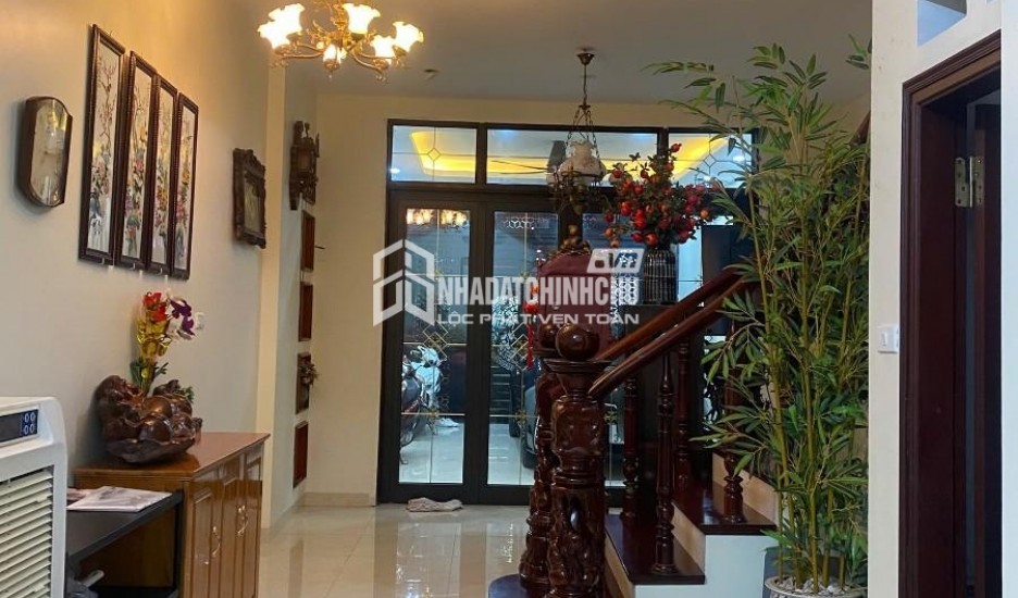 (Siêu Phẩm). Nhà đẹp lô góc 2 mặt ô tô tránh - 54m2 x 4T ngõ 59 Hoàng Cầu - 15,3 tỷ - Tin thật 100%