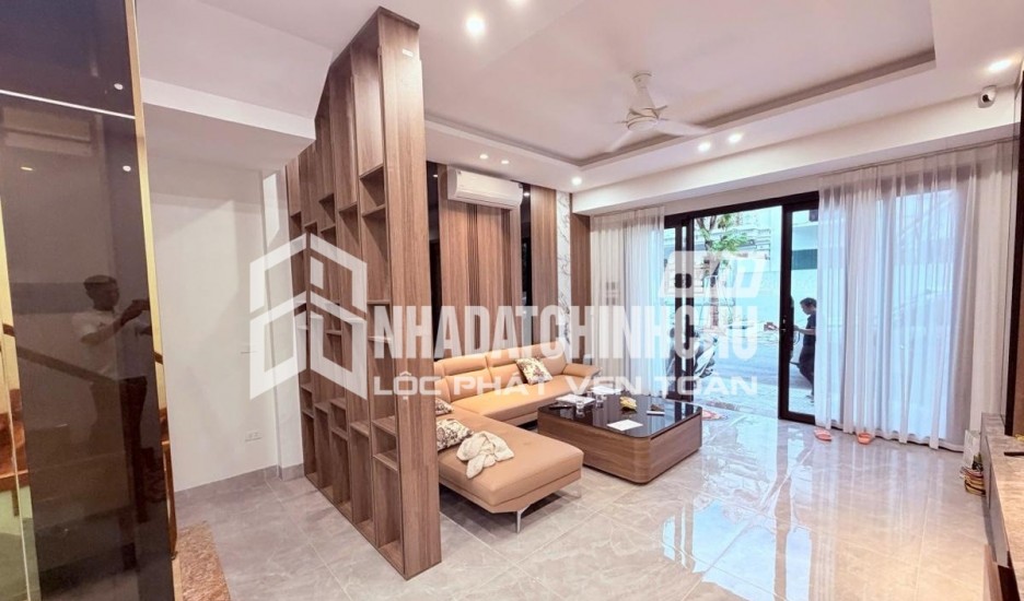 43M2, 6 TẦNG - TRUNG TÂM CẦU GIẤY - Ô TÔ - THANG MÁY- LÔ GÓC 2 MẶT TIỀN – GIÁ 12.8 TỶ - 0985731618