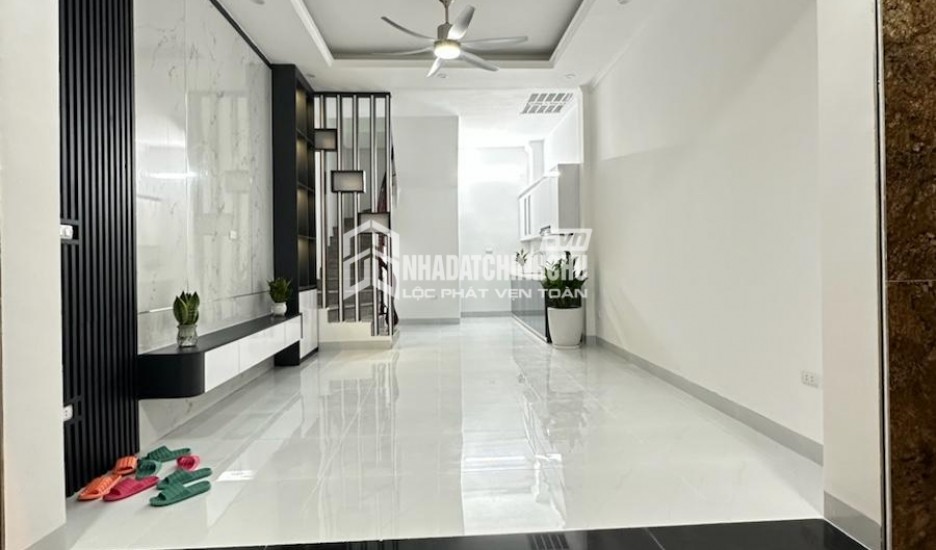 PHỐ QUAN HOA - NHÀ ĐẸP 6 TẦNG XÂY MỚI - GẦN PHỐ - 35M2, 6.79 TỶ