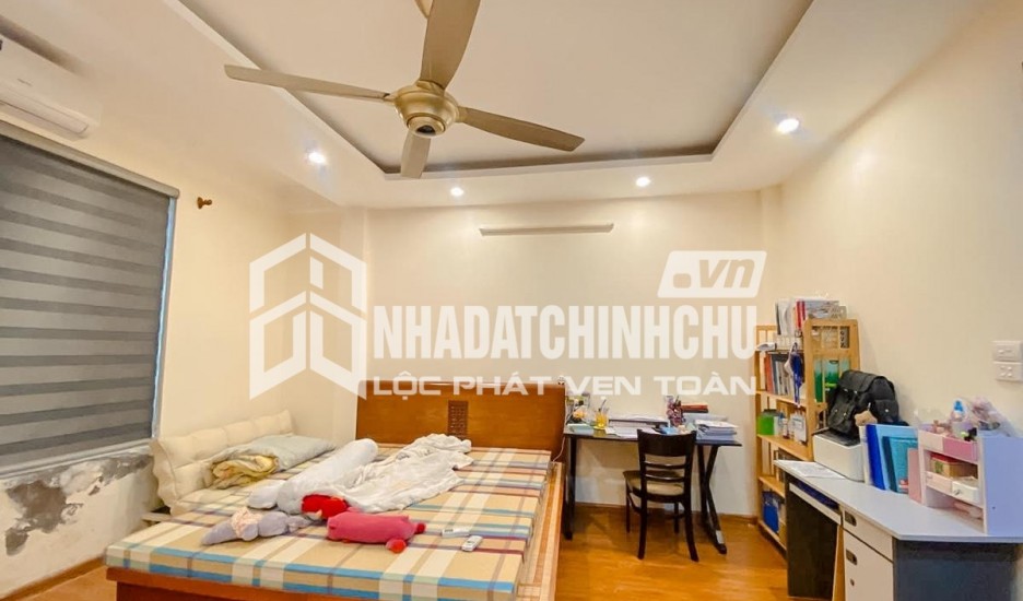 BÁN GẤP NHÀ Thịnh Liệt Q. Hoàng Mai. DT 44m 4 Tầng. Ô tô, nở hậu. Chỉ 4.650 Tỷ.