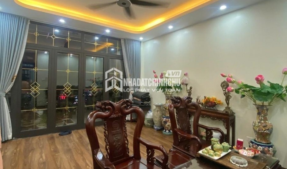 (Siêu Phẩm). Nhà đẹp lô góc 2 mặt ô tô tránh - 54m2 x 4T ngõ 59 Hoàng Cầu - 15,3 tỷ - Tin thật 100%