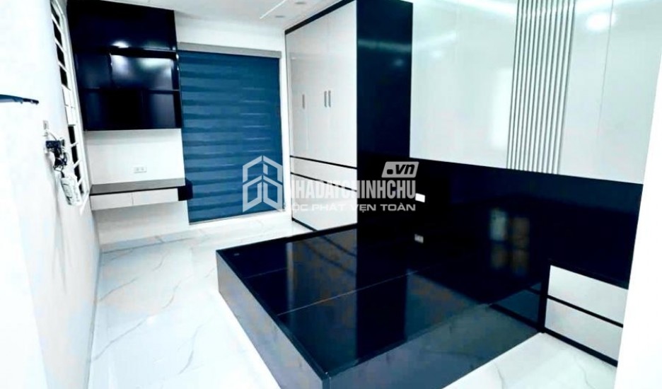 Nhà mặt đường chân đê Ngọc Thụy, Bắc Biên oto tránh KD 95m 5 tầng, mặt tiền: 4.5m 12 tỷ 9
