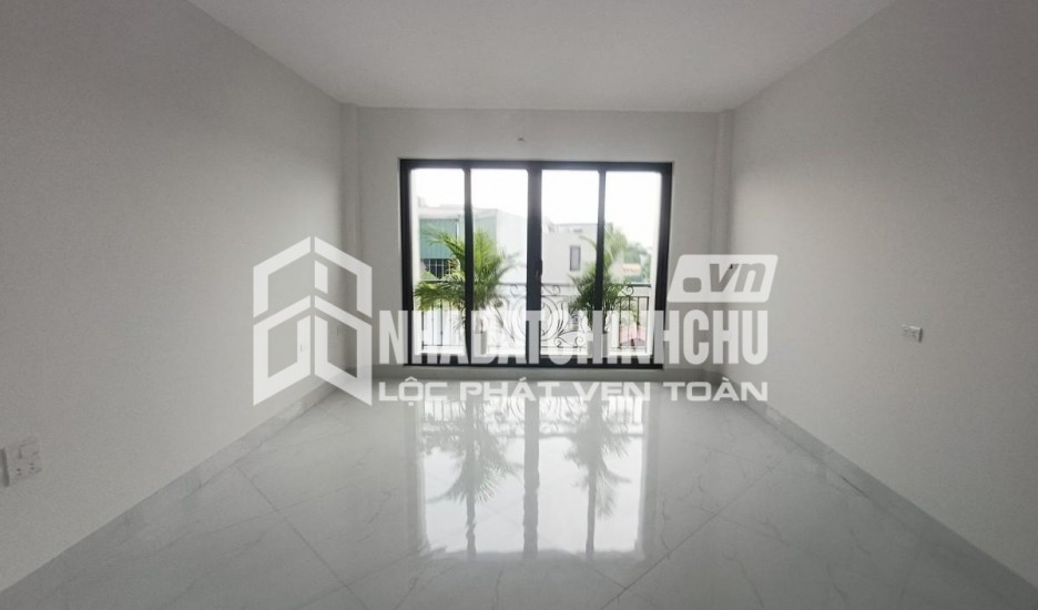 Phúc Đồng nhà mặt đường vỉa hè oto tránh KD ở thoáng DT: 118m - mặt tiền: 9.5m - 24 tỷ