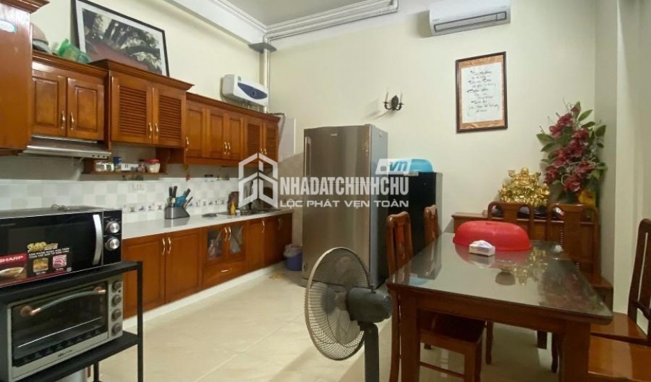 (Siêu Phẩm). Nhà đẹp lô góc 2 mặt ô tô tránh - 54m2 x 4T ngõ 59 Hoàng Cầu - 15,3 tỷ - Tin thật 100%