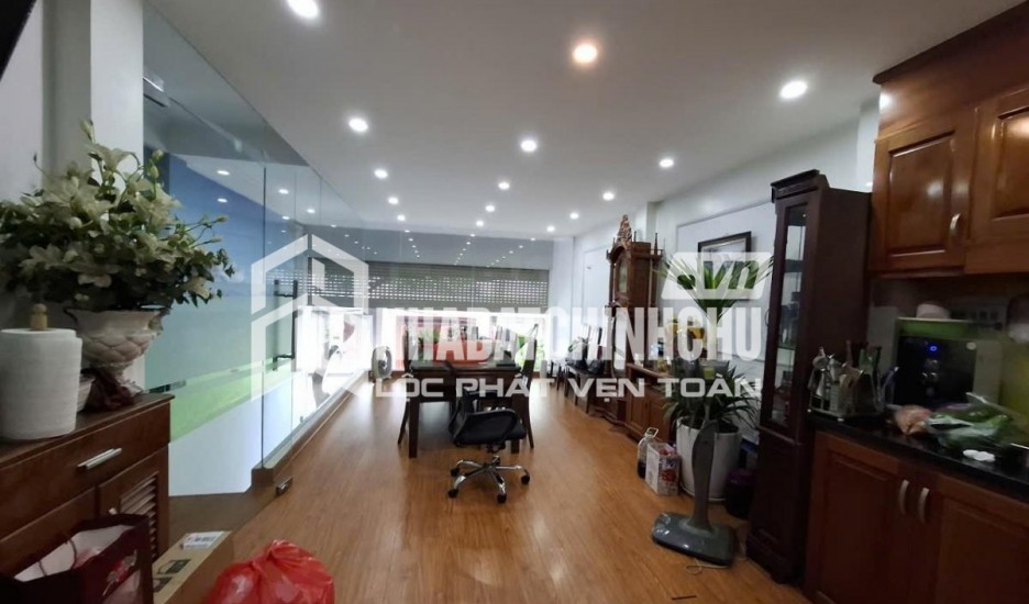 Tân Phú: 4 tầng 50m2 , ô tô vào nhà - sát MT Lê Thúc Hoạch, nhỉnh 7 tỷ.