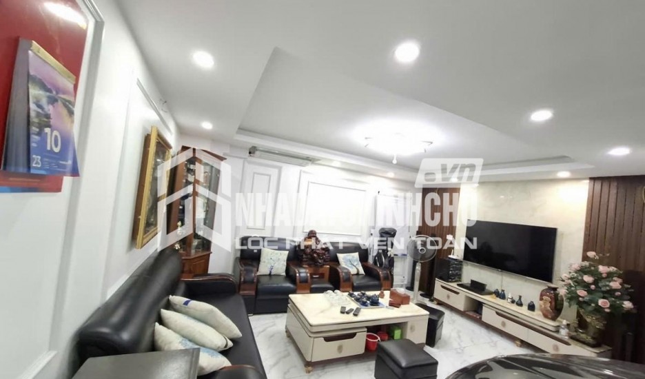 Tân Phú: 4 tầng 50m2 , ô tô vào nhà - sát MT Lê Thúc Hoạch, nhỉnh 7 tỷ.