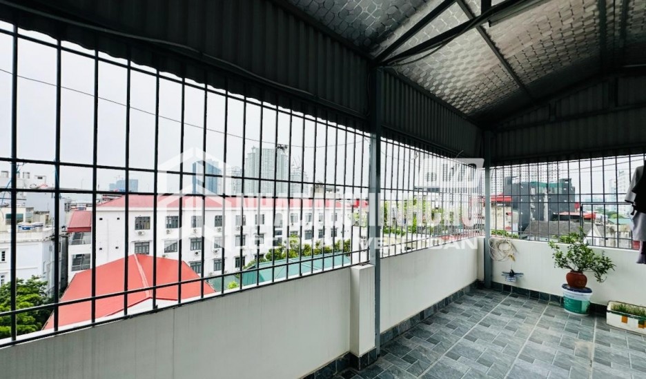 Bán nhà Hoàng Văn Thái, 48m2x 5tầng, nhà mặt ngõ, ô tô tránh, kinh doanh. Giá 7,2 tỷ