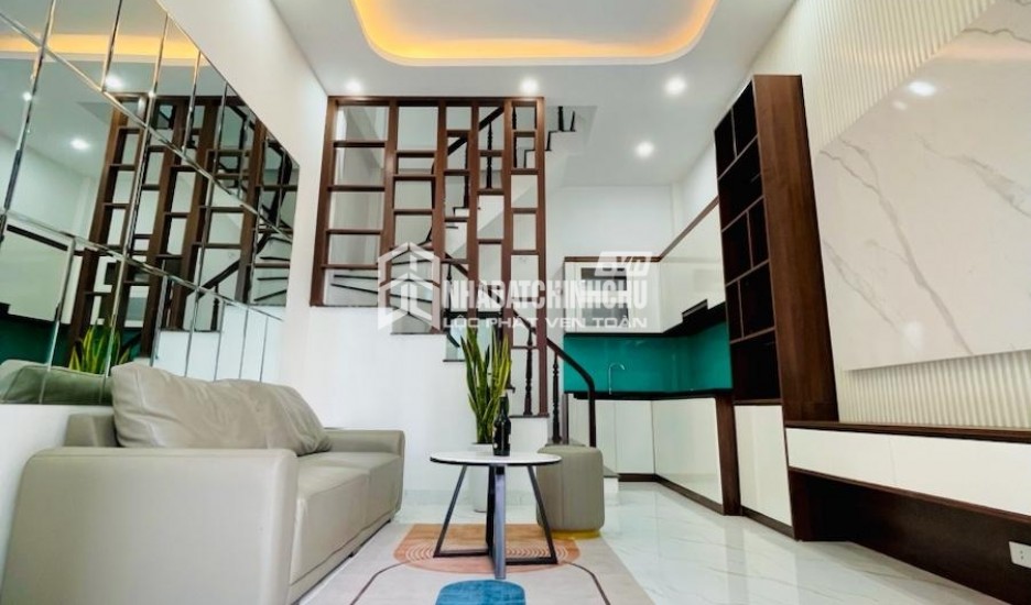 Bán gấp giá rẻ, ô tô, kinh doanh Phạm Ngọc Thạch 20m, 2 tầng, mặt tiền 3.2m, 4 tỷ Đống Đa.