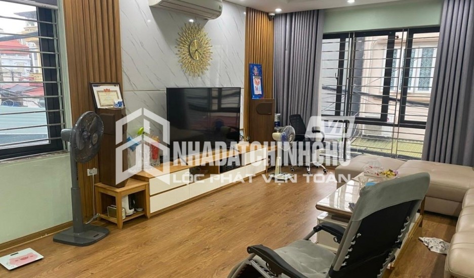 BÁN NHÀ BỒ ĐỀ 5 TẦNG, LÔ GÓC 2 MẶT THOÁNG, Ô TÔ ĐỖ CỔNG, ĐẦY ĐỦ NỘI THẤT, CHỈ 15 TỶ