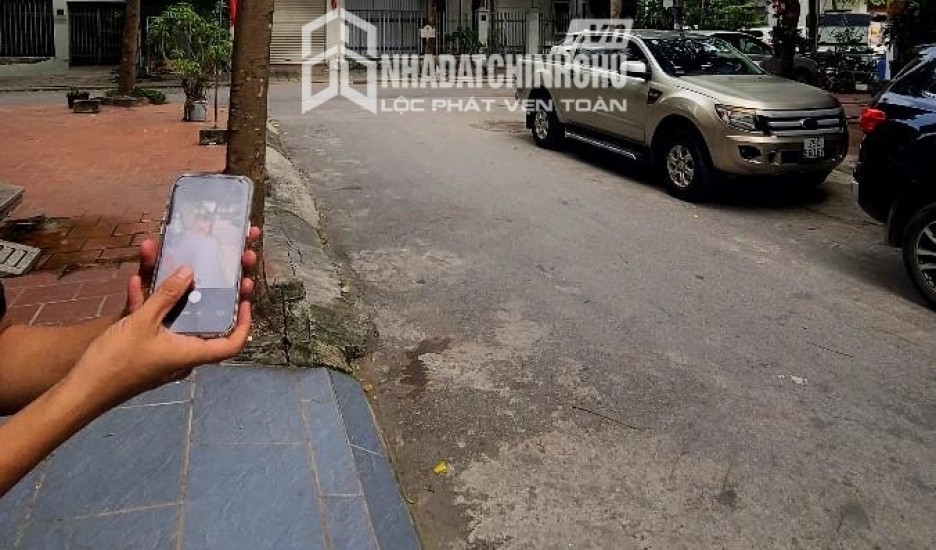 Tân Phú: 4 tầng 50m2 , ô tô vào nhà - sát MT Lê Thúc Hoạch, nhỉnh 7 tỷ.