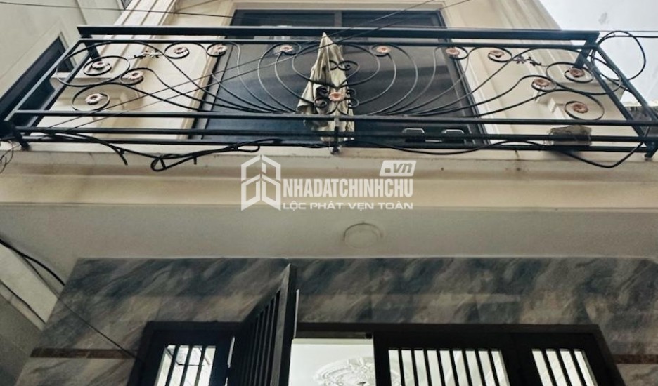 NHÀ ĐẸP Ở NGAY PHỐ LẠC LONG QUÂN, 2 THOÁNG, NỘI THẤT XỊN, DÂN TRÍ CAO, 5 TẦNG, 38M2, 7.4 TỶ