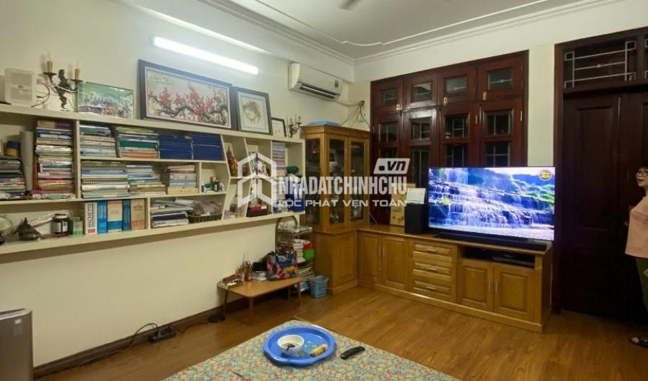 (Siêu Phẩm). Nhà đẹp lô góc 2 mặt ô tô tránh - 54m2 x 4T ngõ 59 Hoàng Cầu - 15,3 tỷ - Tin thật 100%