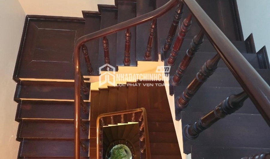 (Siêu Phẩm). Nhà đẹp lô góc 2 mặt ô tô tránh - 54m2 x 4T ngõ 59 Hoàng Cầu - 15,3 tỷ - Tin thật 100%