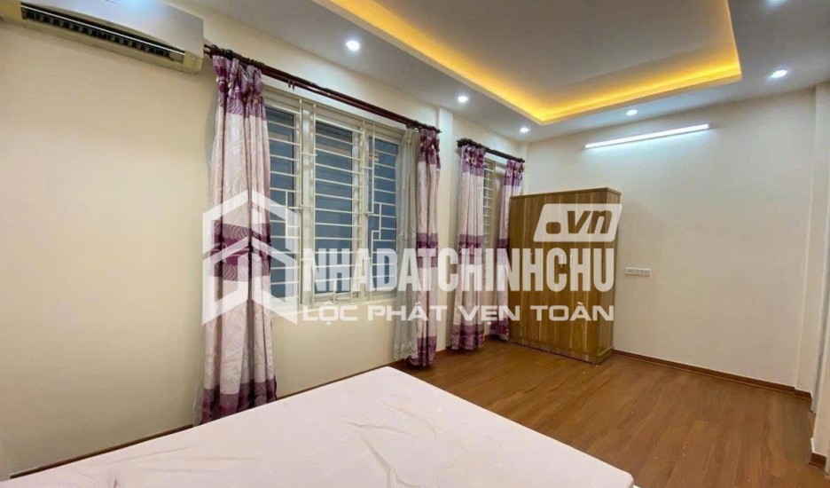 VỊ TRÍ ĐẸP - NHÀ THOÁNG - GẦN Ô TÔ - ĐANG KINH DOANH - NGÕ THÔNG - RA MẶT PHỐ CẦU GIẤY- 35m2 x 8,8 tỷ