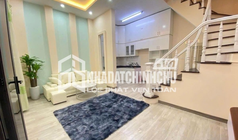 VỊ TRÍ ĐẸP - NHÀ THOÁNG - GẦN Ô TÔ - ĐANG KINH DOANH - NGÕ THÔNG - RA MẶT PHỐ CẦU GIẤY- 35m2 x 8,8 tỷ