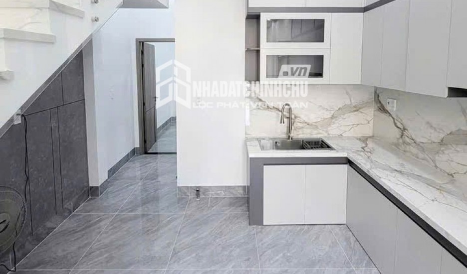 Cách Big C Tân Phong 10 phút, cách trục đường huyết mạch Đồng Khởi chỉ 1km.